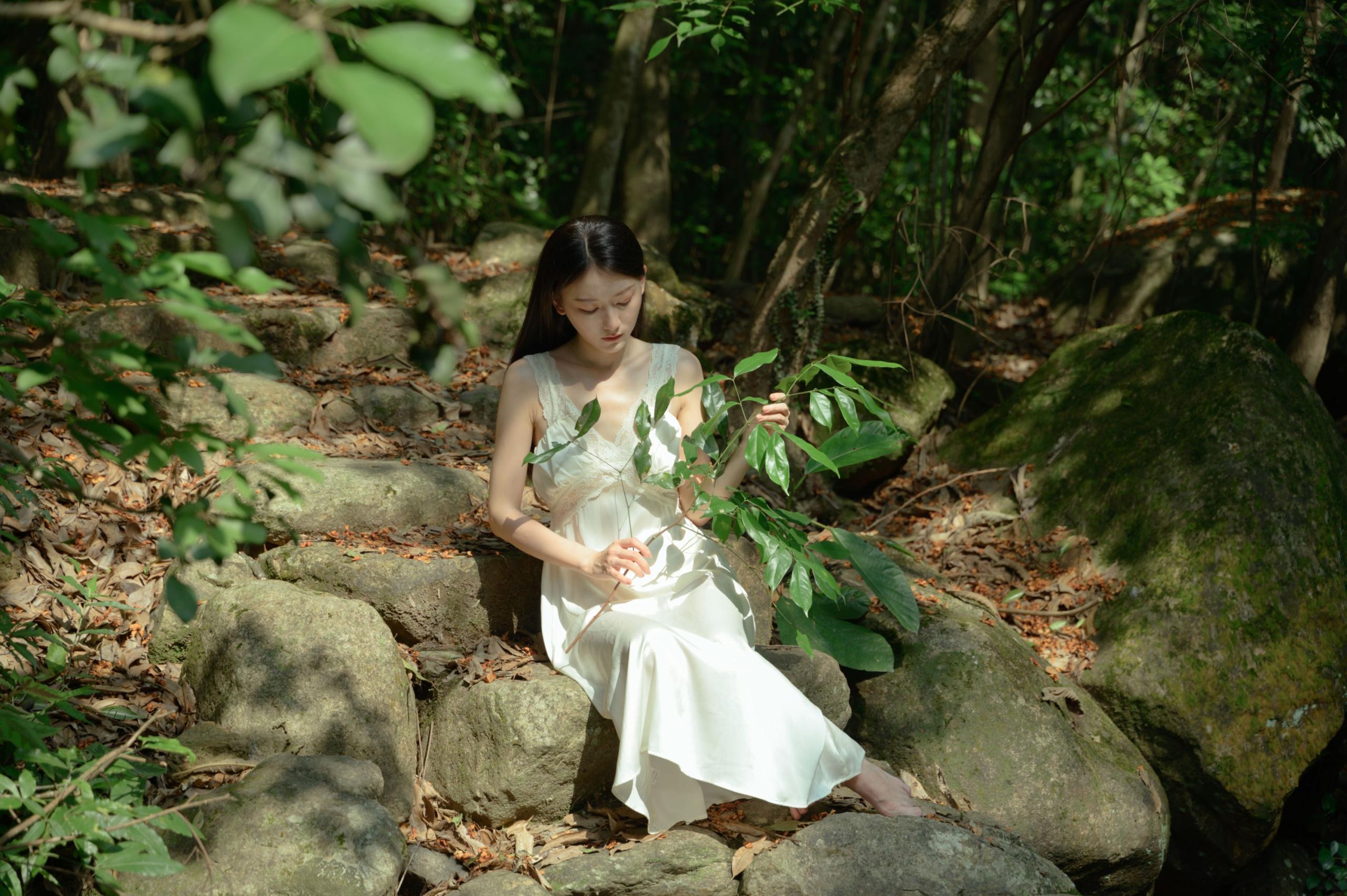 小月 – 《夏天已到悬铃木》[28P] 插图1